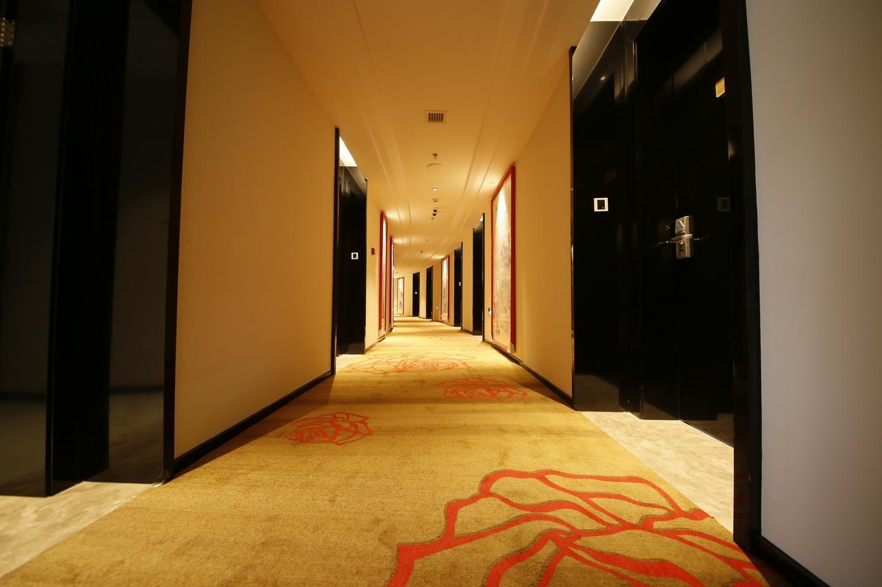 Howard Johnson Flower City Hotel كونمينغ المظهر الخارجي الصورة