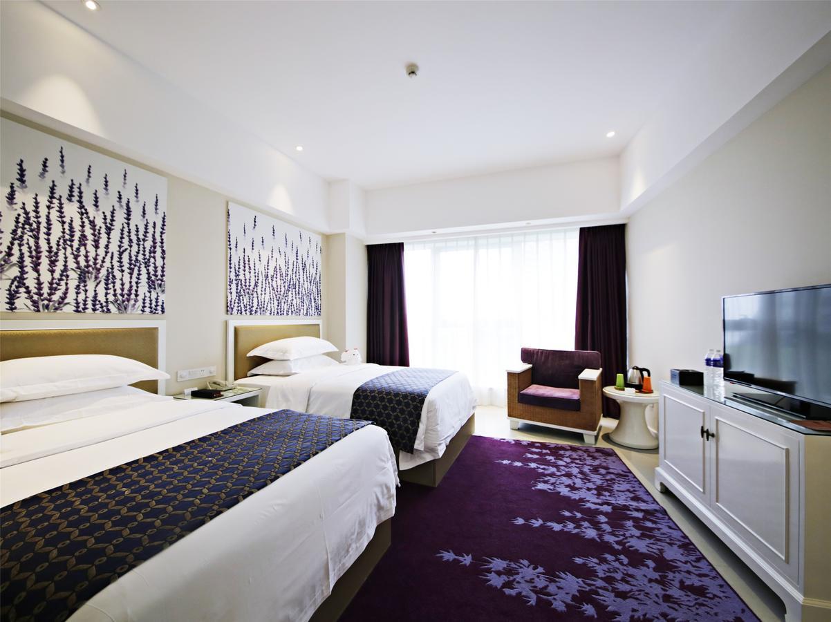 Howard Johnson Flower City Hotel كونمينغ المظهر الخارجي الصورة