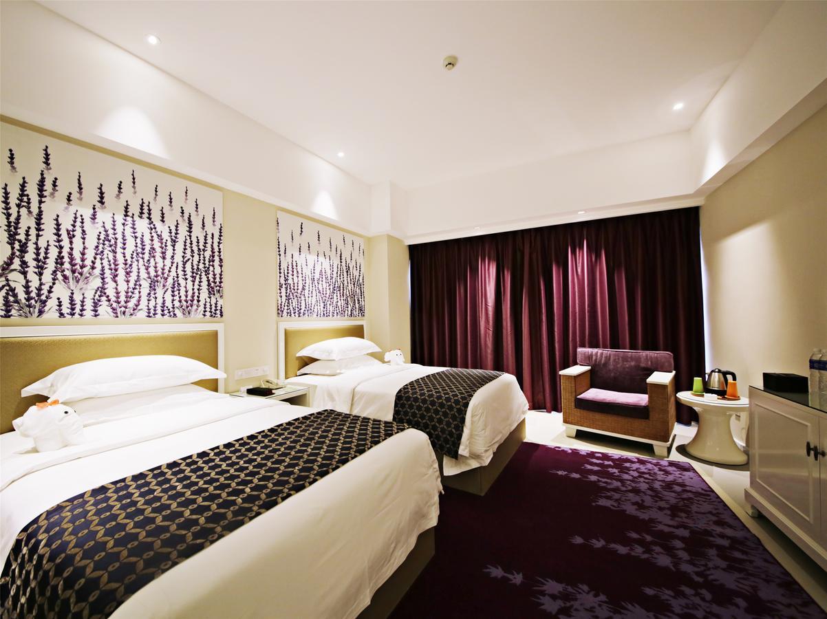 Howard Johnson Flower City Hotel كونمينغ المظهر الخارجي الصورة